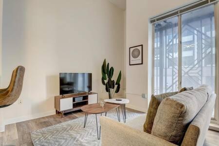Cozysuites - 1Br With Direct Skybridge Access #1 Индианаполис Экстерьер фото